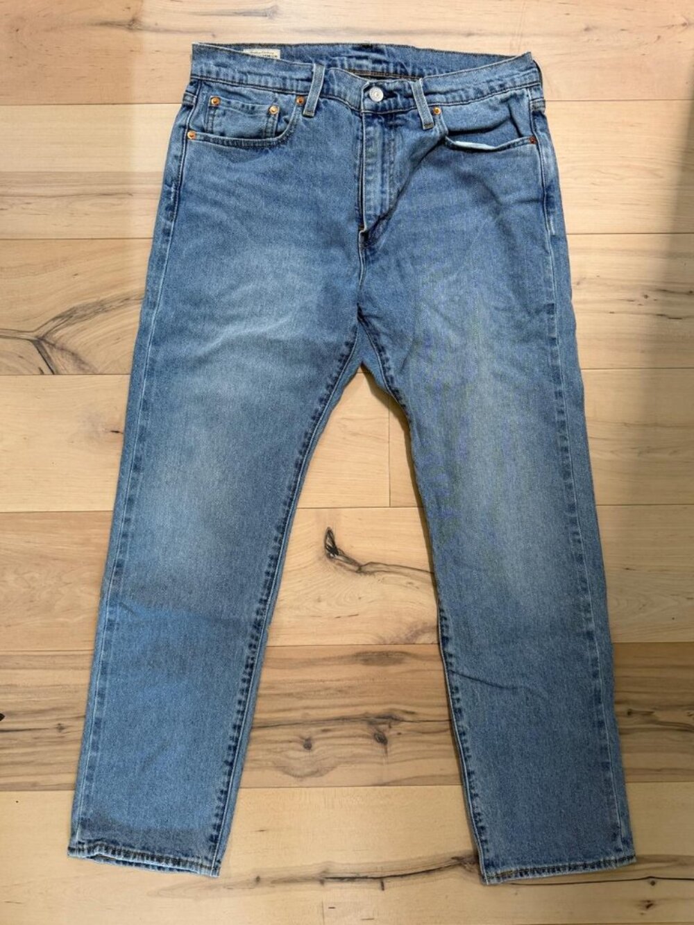 Levi's Premium 502 Taper Jeans in Light Wash (33W x 30L)